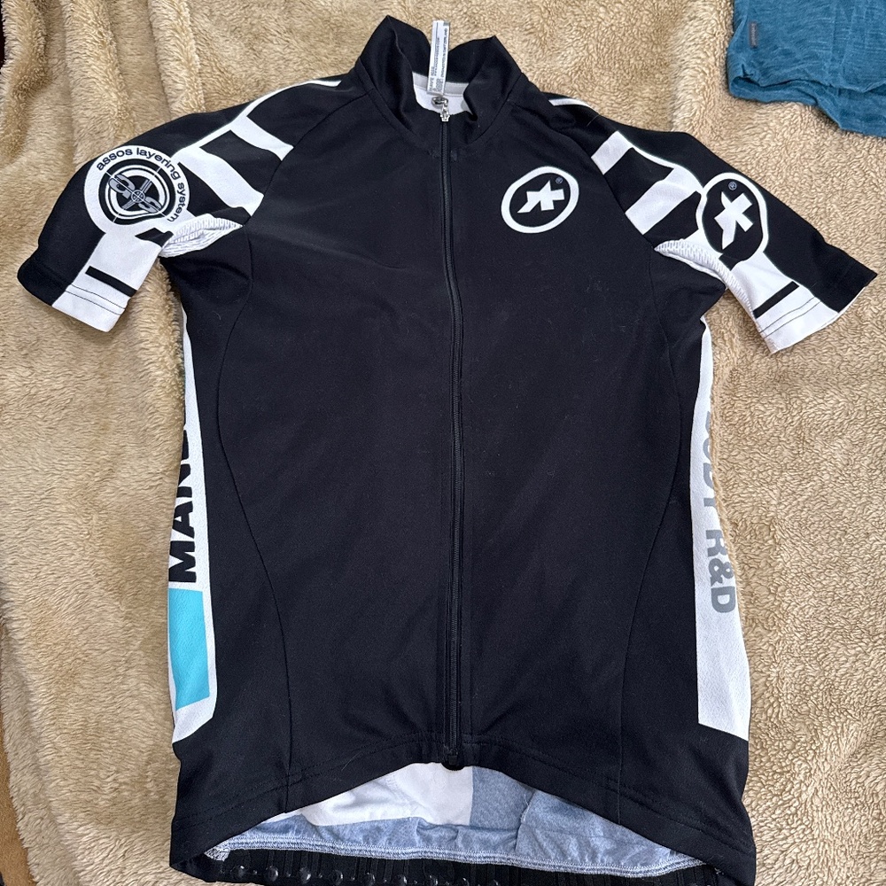 Assosnearly new cycling, shirt, jersey, short sleeve men’s, small, black and whi